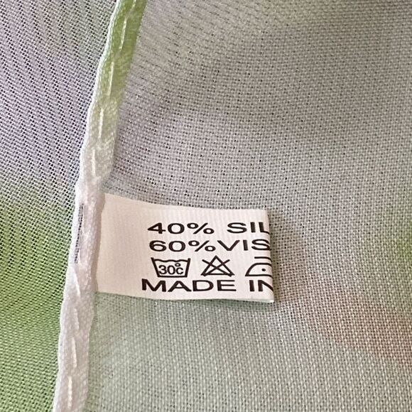 New Silk And Viscose Women’s Scarf 🧣Size 57”x19” - Picture 3 of 5